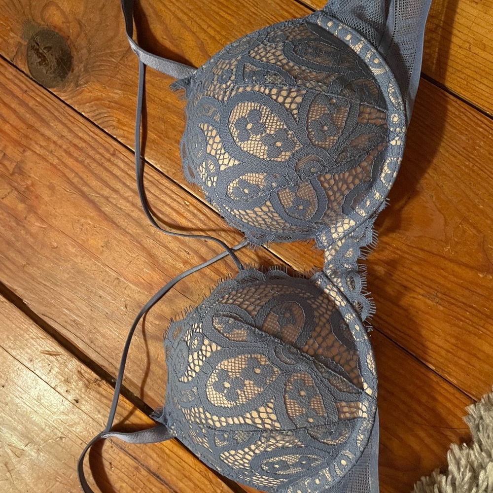 Victoria secrets bombshell push-up bra